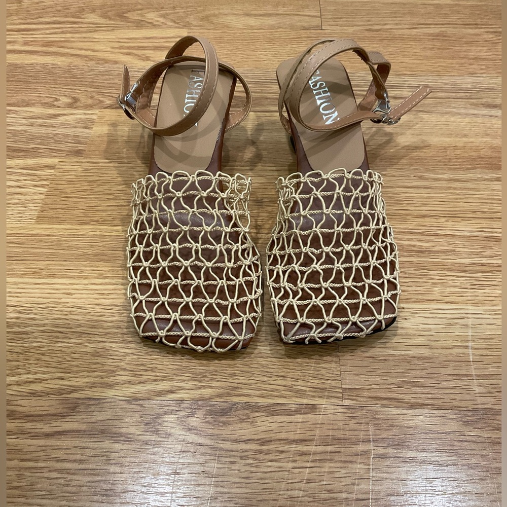 SHUN Women's Brown and Cream Woven Sandals